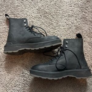 Sorel Black women’s combat Boots 8.5 LN